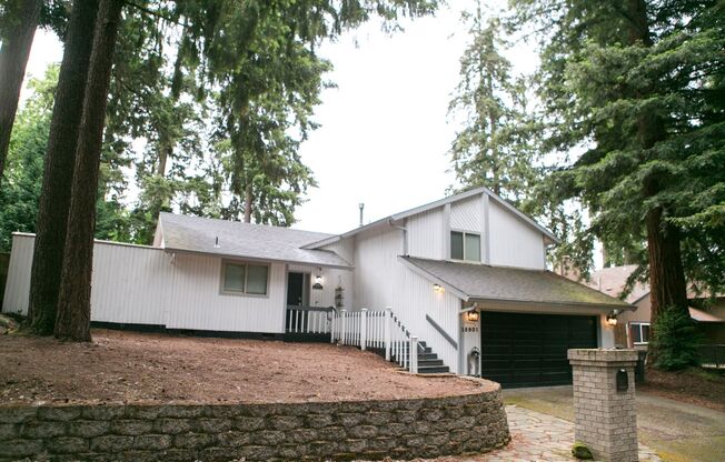 4 bedroom 3 bath house for rent- Great location in Milwaukie, OR!
