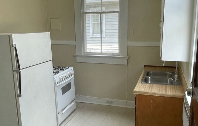 2 beds, 1 bath, 750 sqft, $1,850