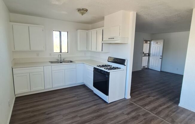 2 beds, 1 bath, 762 sqft, $1,300