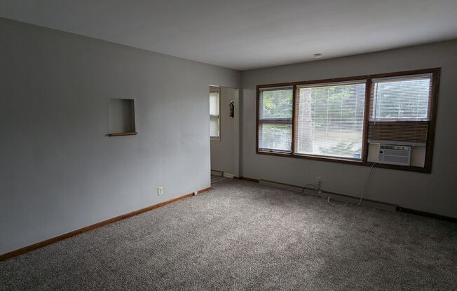 1 bed, 1 bath, $750, Unit 1