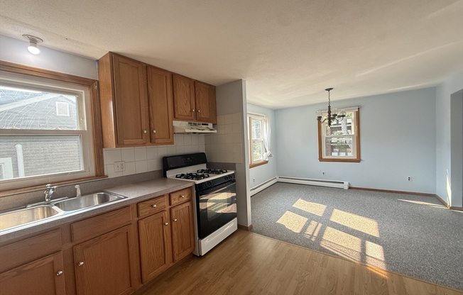 27 29 NORMANDY AVE