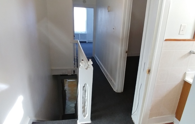 1 bed, 1 bath, 800 sqft, $995, Unit 2nd Flr
