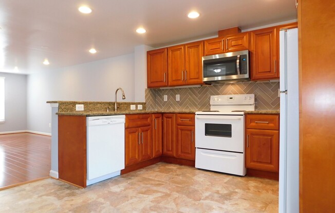 Beautifully Renovated 3 Bed, 3.5 Bath Townhome in Montgomery Village!