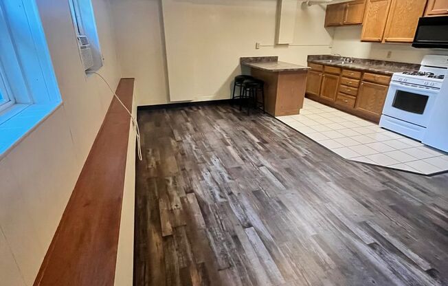 Studio, 1 bath, 485 sqft, $775, Unit B-5