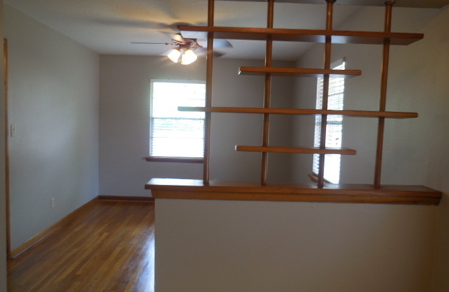 Awesome 3 Bedroom Home with Wood Floors located close to Campus!! ALL Appliances Included!