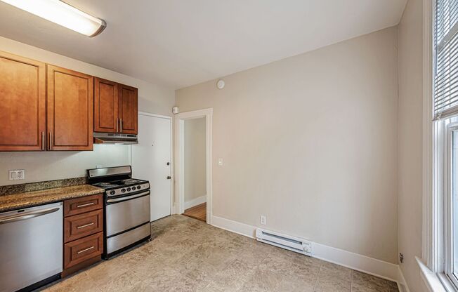 435 Hayes Street Apartments*