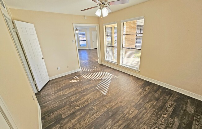 2 beds, 1 bath, 1,062 sqft, $2,395