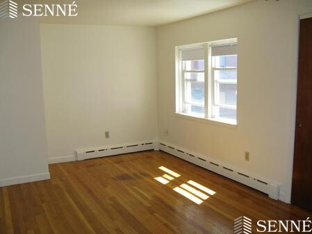 898 MASSACHUSETTS AVE