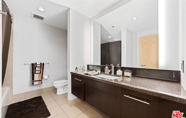 1 bed, 1 bath, 950 sqft, $3,150, Unit 1111