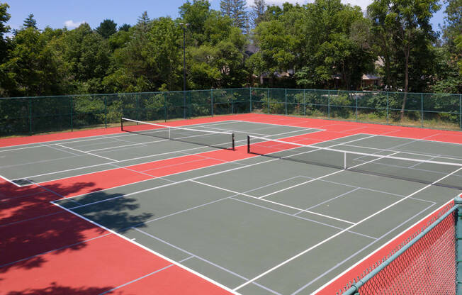 Willow Creek - Tennis Courts