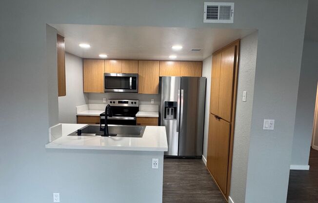 2 beds, 2 baths, 986 sqft, $2,595, Unit 10