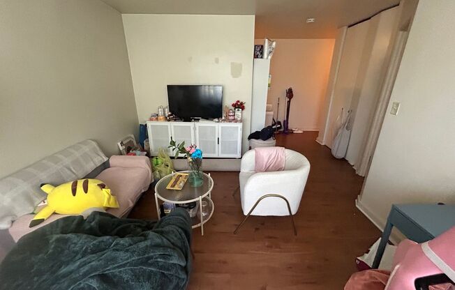 1 bed, 1 bath, $895, Unit 216