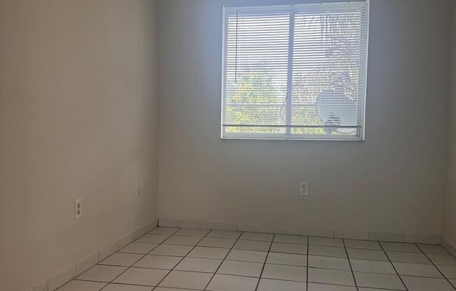 1 bed, 1 bath, 315 sqft, $1,500, Unit 122