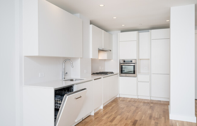 2 beds, 1 bath, 786 sqft, $3,650, Unit 6F
