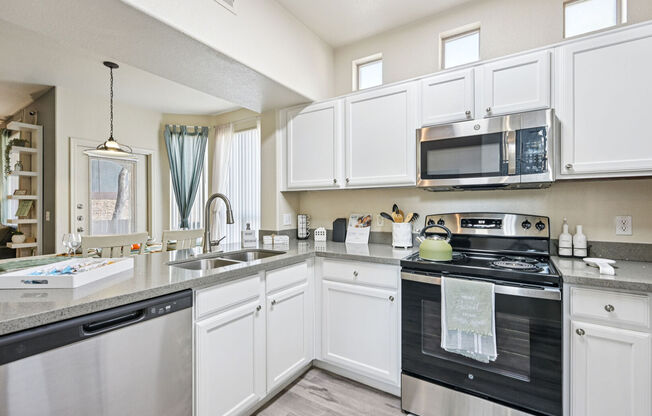 3 beds, 2 baths, 1,152 sqft, $1,669