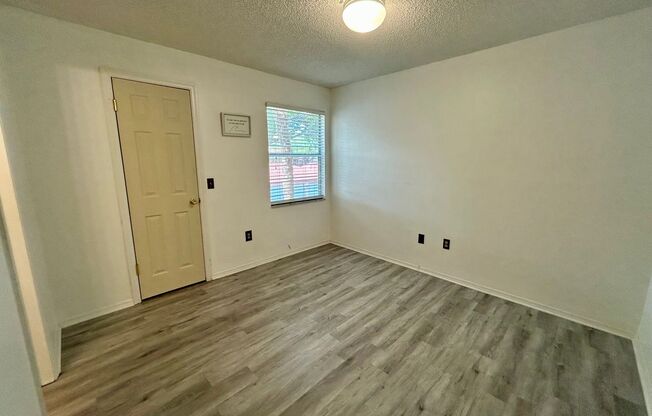 2 beds, 1 bath, $1,995, Unit APARTMENT 827