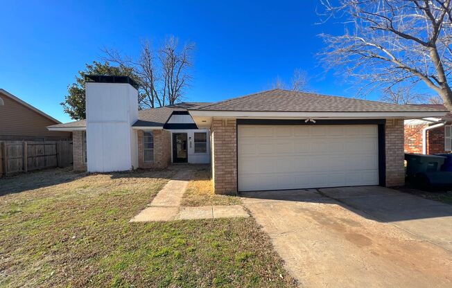 Cute home in Central Edmond!