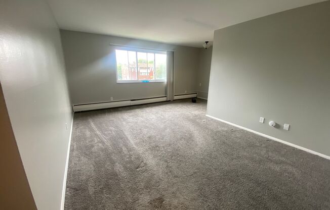 1450 Riverside