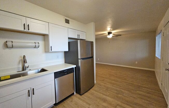 2 beds, 1 bath, 880 sqft, $1,350, Unit 113