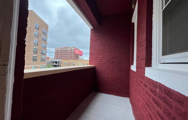 Studio, 1 bath, 350 sqft, $1,345, Unit #303