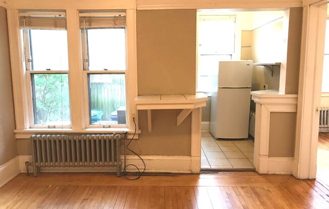 1 bed, 1 bath, $995, Unit 38