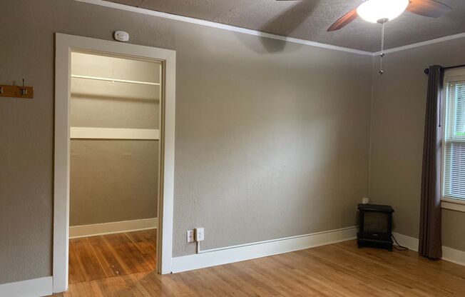 O511-- Beverly Court Studios