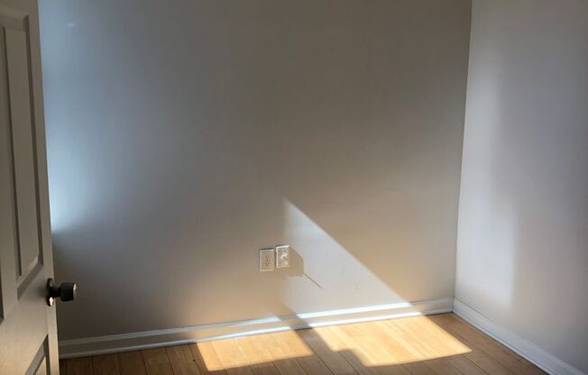 Approved 2 or 3 Bedroom Voucher 1.5 Bathroom