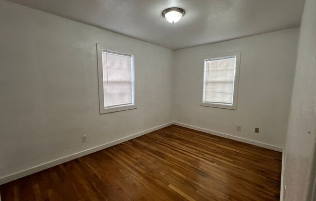 3 beds, 1 bath, $1,200