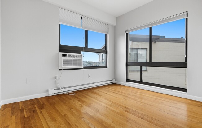 2 beds, 1.5 baths, 647 sqft, $3,600, Unit 6-16