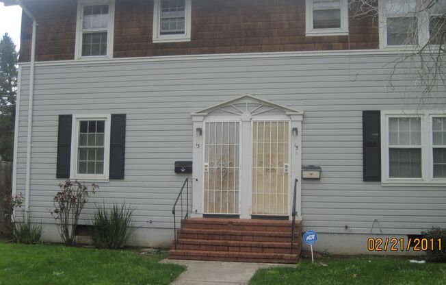 3 beds, 1 bath, $2,300