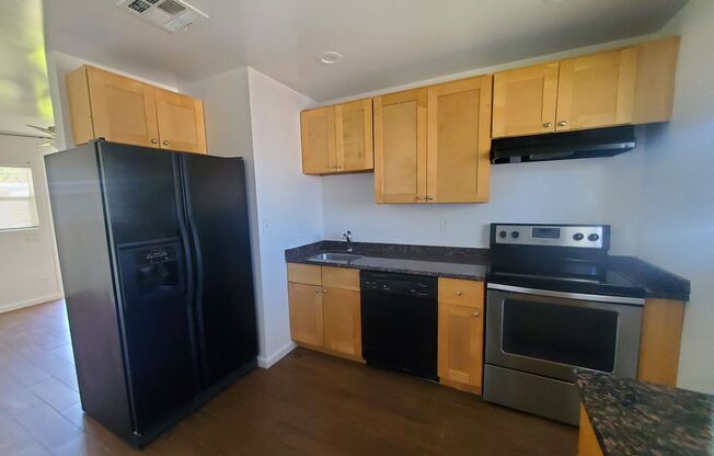 2 beds, 2 baths, 850 sqft, $1,395, Unit 01