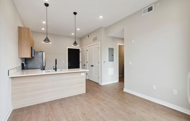 1 bed, 1 bath, 556 sqft, $1,375, Unit Unit 306