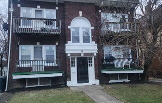 3318 E 140 ST