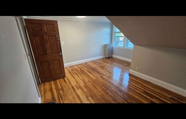 2 beds, 1 bath, 1,100 sqft, $2,200, Unit 3R