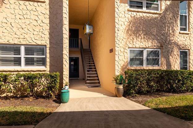 206 CEDARWOOD CIR