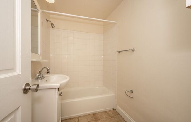 1 bed, 1 bath, $1,200, Unit 213 3B