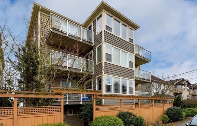Bright & Stylish 2BD Condo in Prime Ballard Location