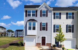 3 Bd, 2.5 Ba End-Unit Townhome Offers Comfort & Convenience in Durham