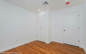 1 bed, 1 bath, 3,300 sqft, $1,800, Unit 1