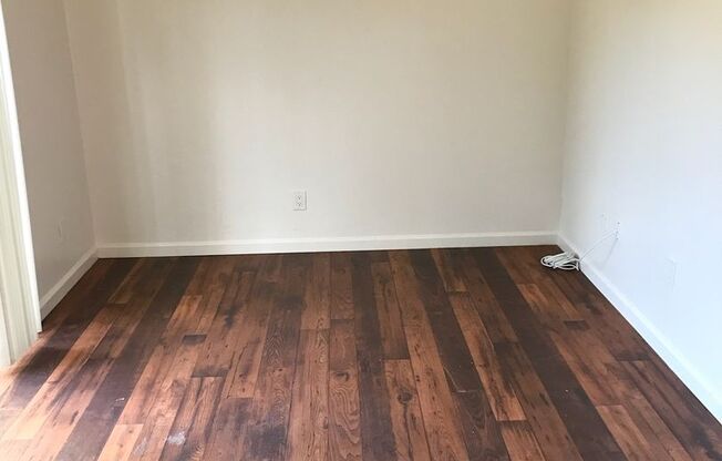3854-62 Beyer Blvd