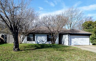 Charming 3/2 with Fireplace & Breakfast Bar - Minutes from I-20
