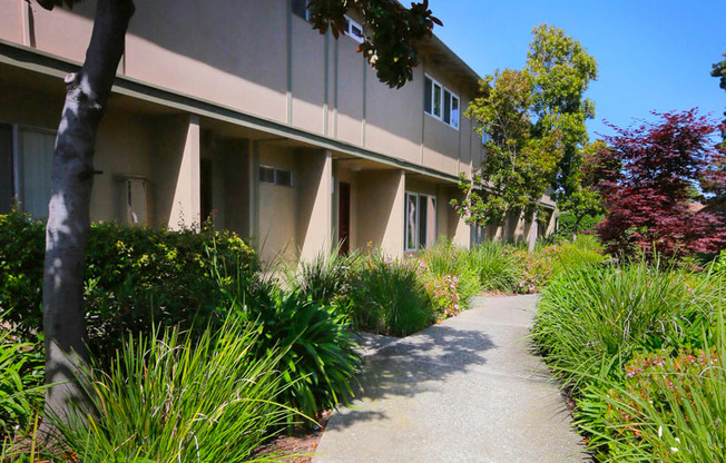 Welcome Home to Town House Plaza Apartments