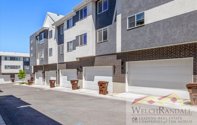 2 beds, 2.5 baths, $1,795