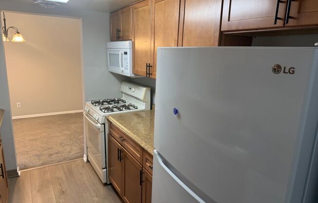 Bright & Spacious Condo in Sought-After Glenhardie Community