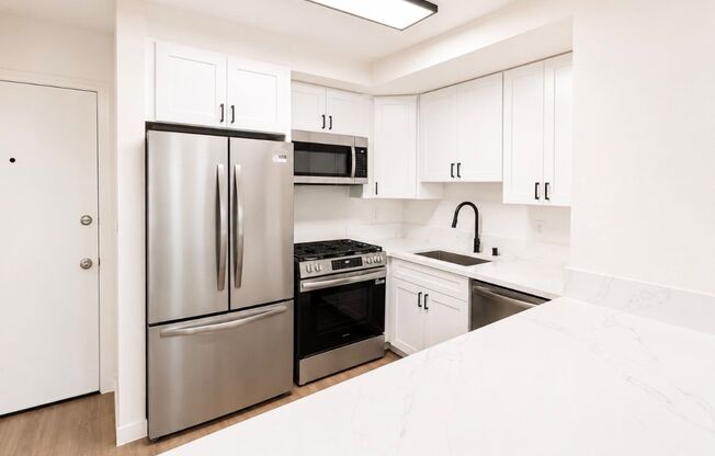 2 beds, 2 baths, 1,044 sqft, $3,246, Unit #202-R