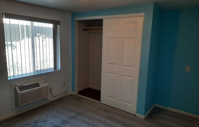 3 bed/2bath Mobile Home Walking Distance to the Colorado River!
