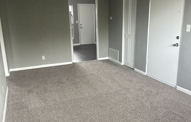 2 beds, 1 bath, 750 sqft, $970, Unit B07 1060 14