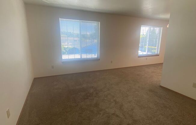 2 beds, 1 bath, 828 sqft, $1,000, Unit 3