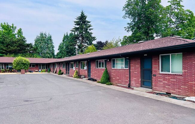 Single level 1 bed meets Mid-Century cool