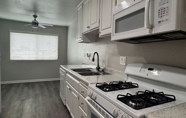 1 bed, 1 bath, 820 sqft, $2,340, Unit S047